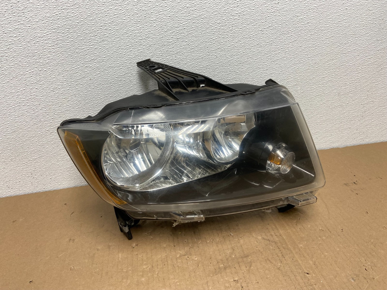 2011-2013 Jeep Grand Cherokee Right Passenger Halogen Headlight AB6528 DW0