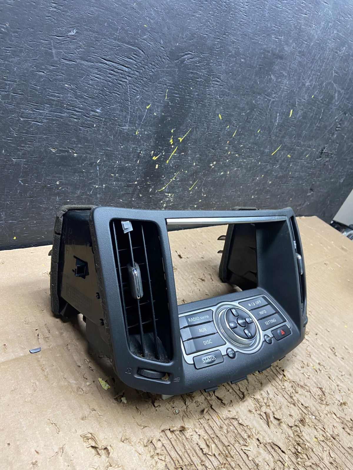 2010 to 2013 Infiniti G37 Radio Player Climate Control Panel Bezel V7887 DG2
