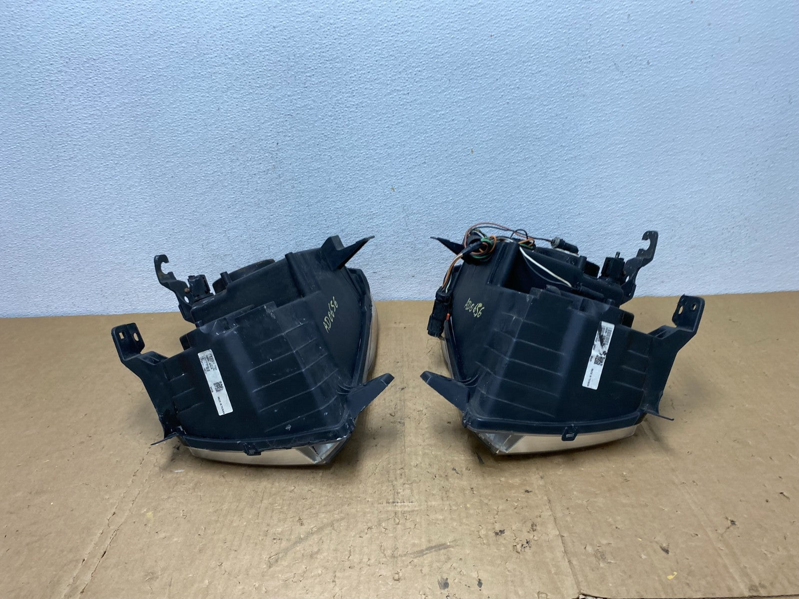 2008-2010 Jeep Grand Cherokee Left+Right Set Halogen Headlights AD0656 DW7