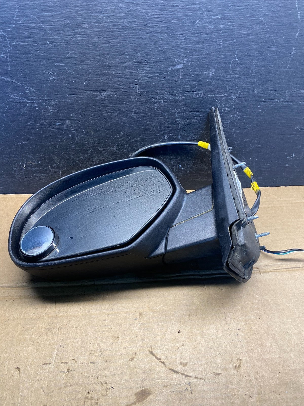 2007 to 2013 Chevrolet Tahoe Silverado Suburban Left Driver Mirror AC7581 DW8