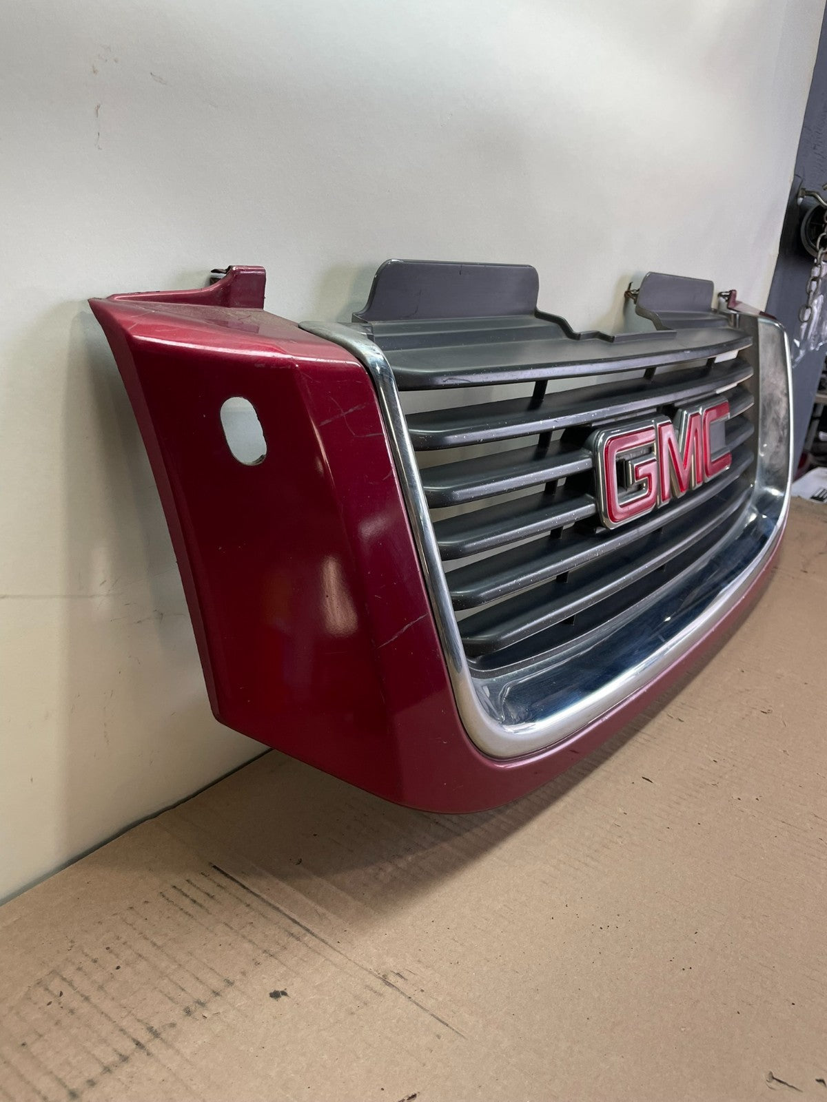 2002 to 2009 Gmc Envoy Front Upper Grill Grille Aftermarket AH0505 DG2