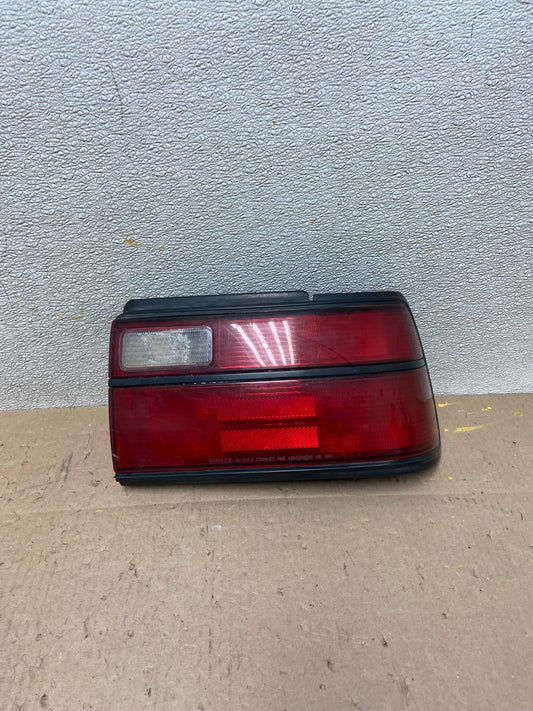 1988 - 1992 Toyota Corolla Right Passenger RH Side Tail light aa0464 DG0