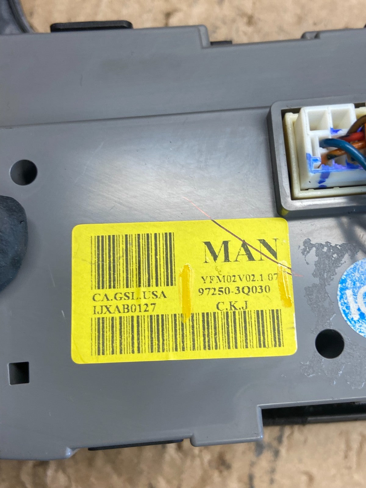 2011 - 2014 Hyundai Sonata Center Radio Climate Control Air Vent Bezel AE4098 DG5
