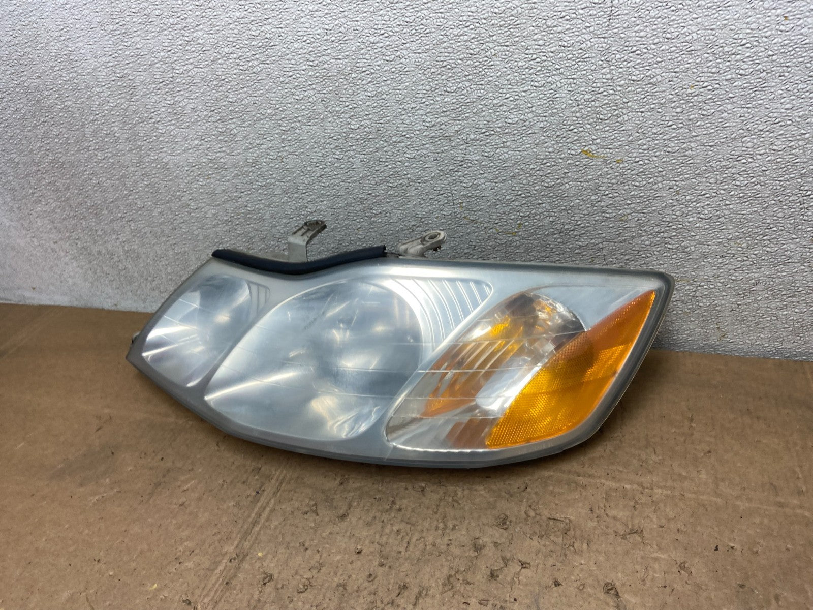 2000 to 2004 Toyota Avalon Halogen Left Driver LH Headlight Oem Y7068 DW1