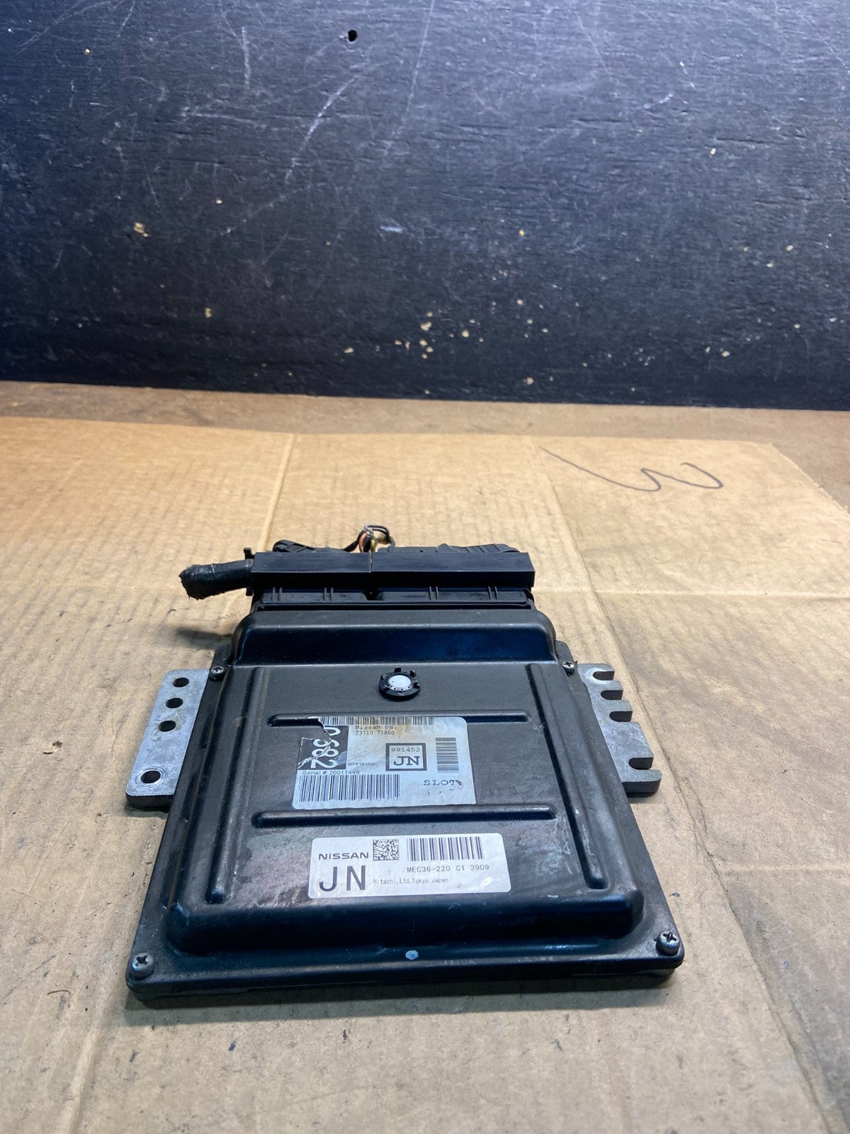 2004 Nissan Armada 5.6L Engine Control Unit ECU ECM Module Y3887 DG0