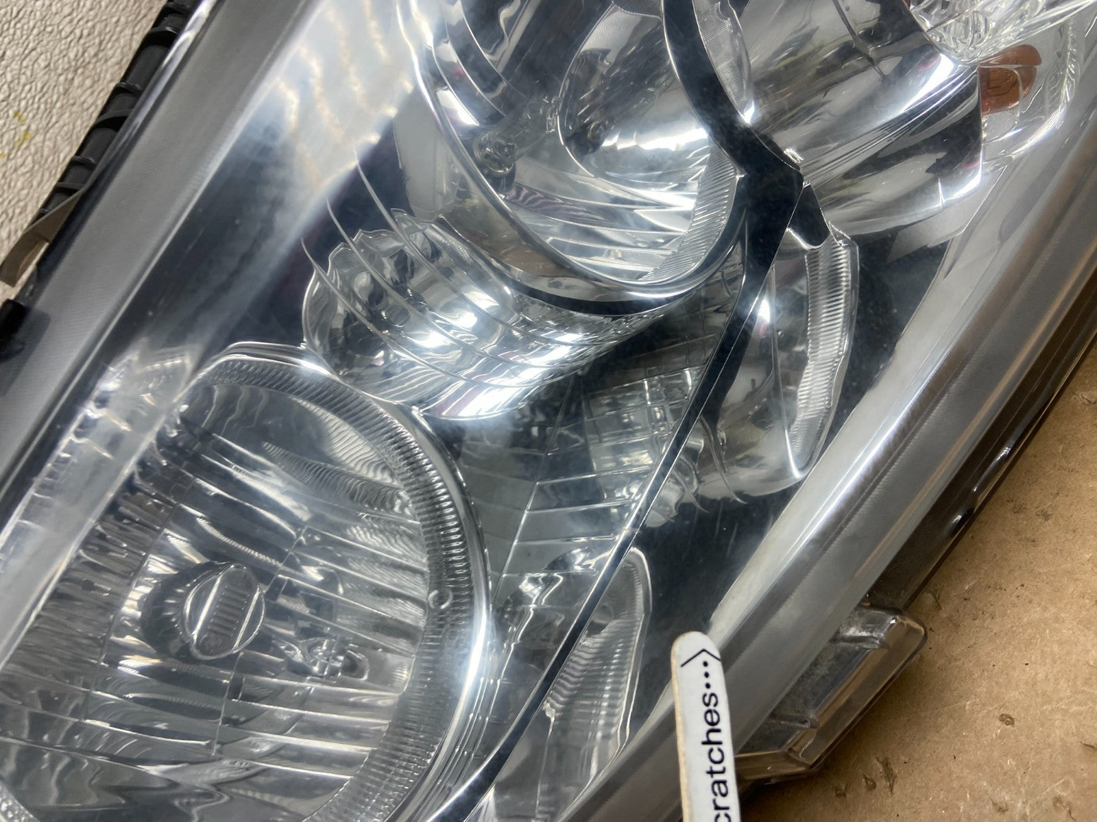 2011-2013 Jeep Grand Cherokee Right Passenger Halogen Headlight Z6879 DW3