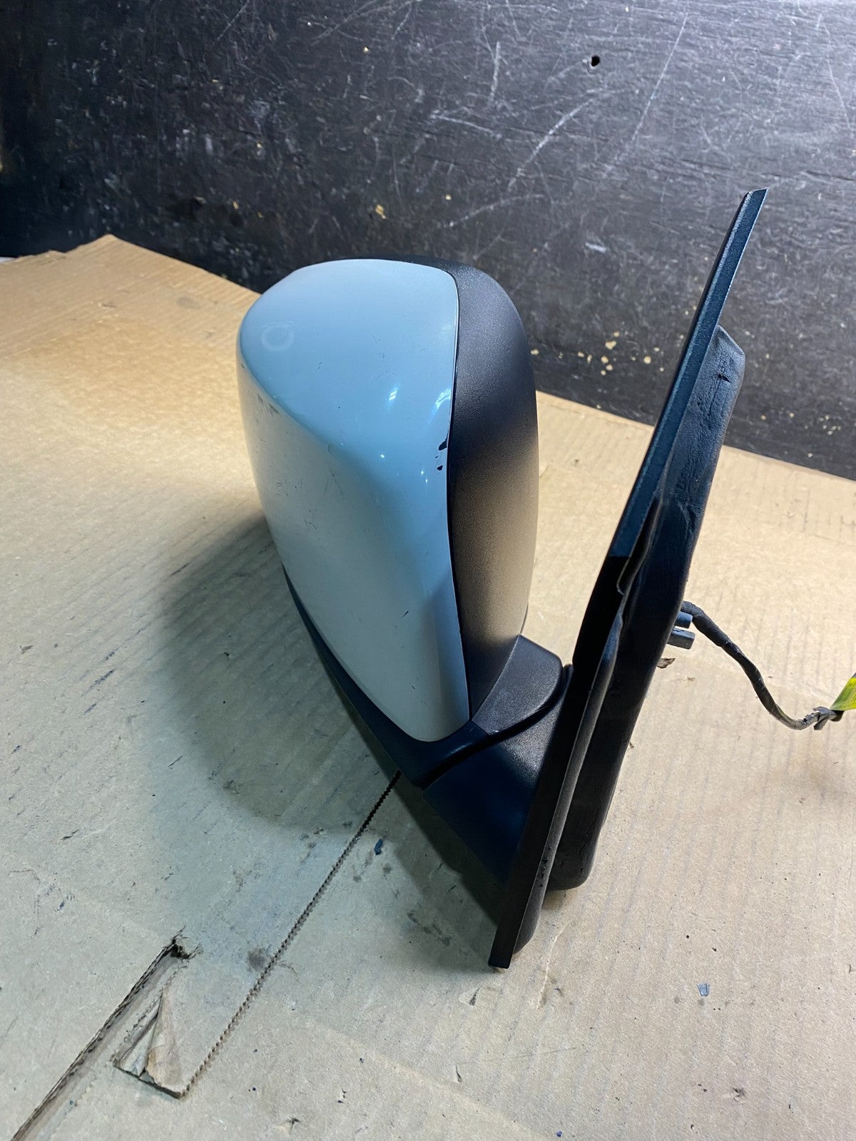 2009 to 2014 Volkswagen Routan Right Passenger View Door Mirror Y3545 MS2
