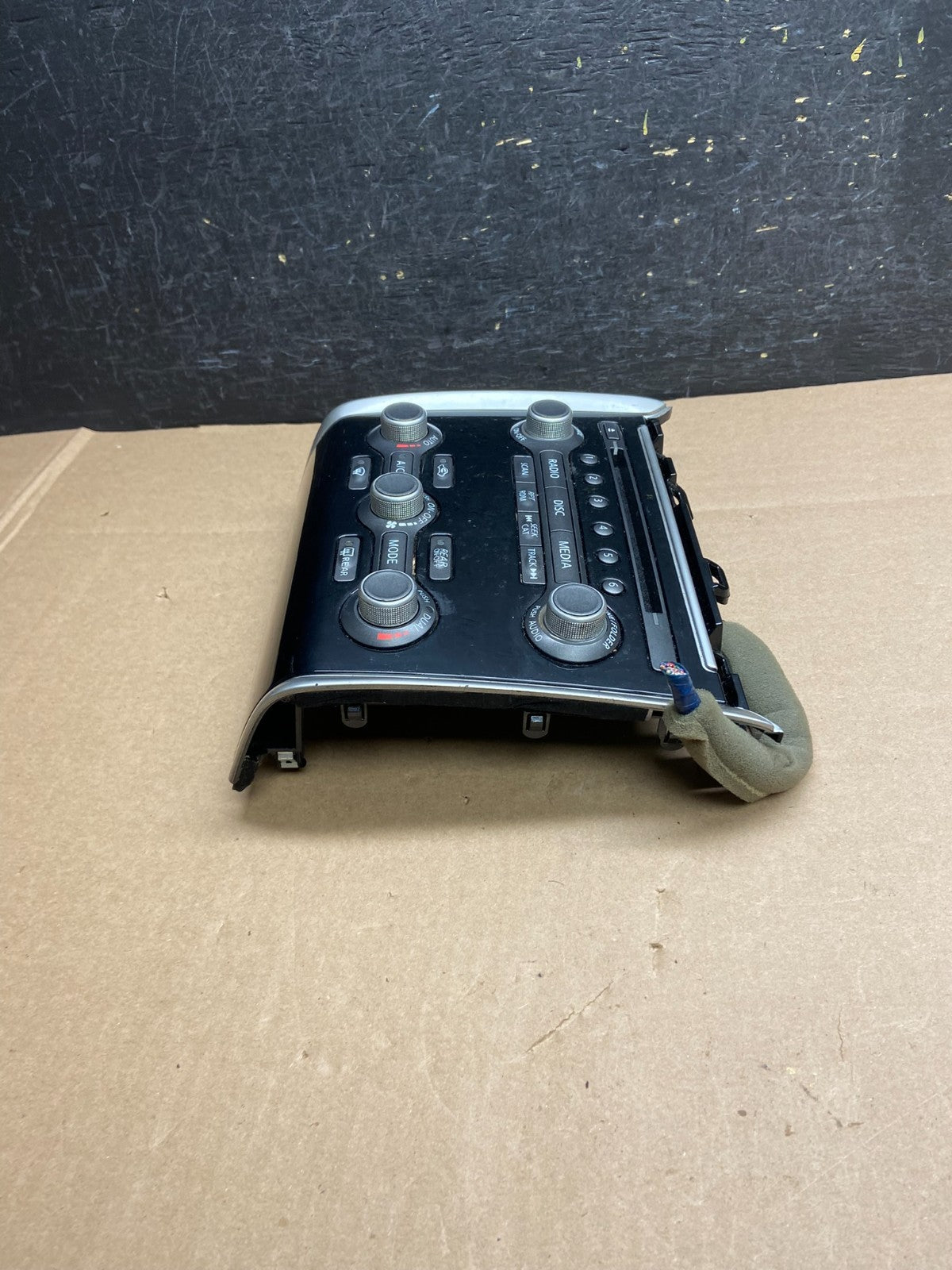 2013 to 2016 Nissan Pathfinder Radio Temperature Climate Control AI6238 DG2