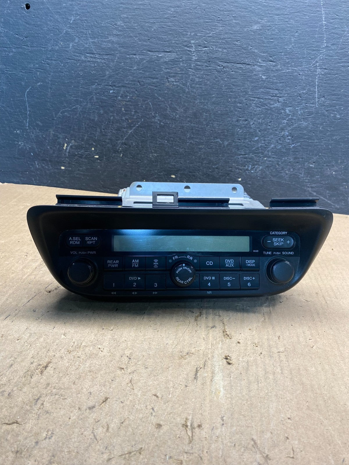 2005 to 2010 Honda Odyssey Am Fm Cd Player Radio Receiver AE7862 DW0