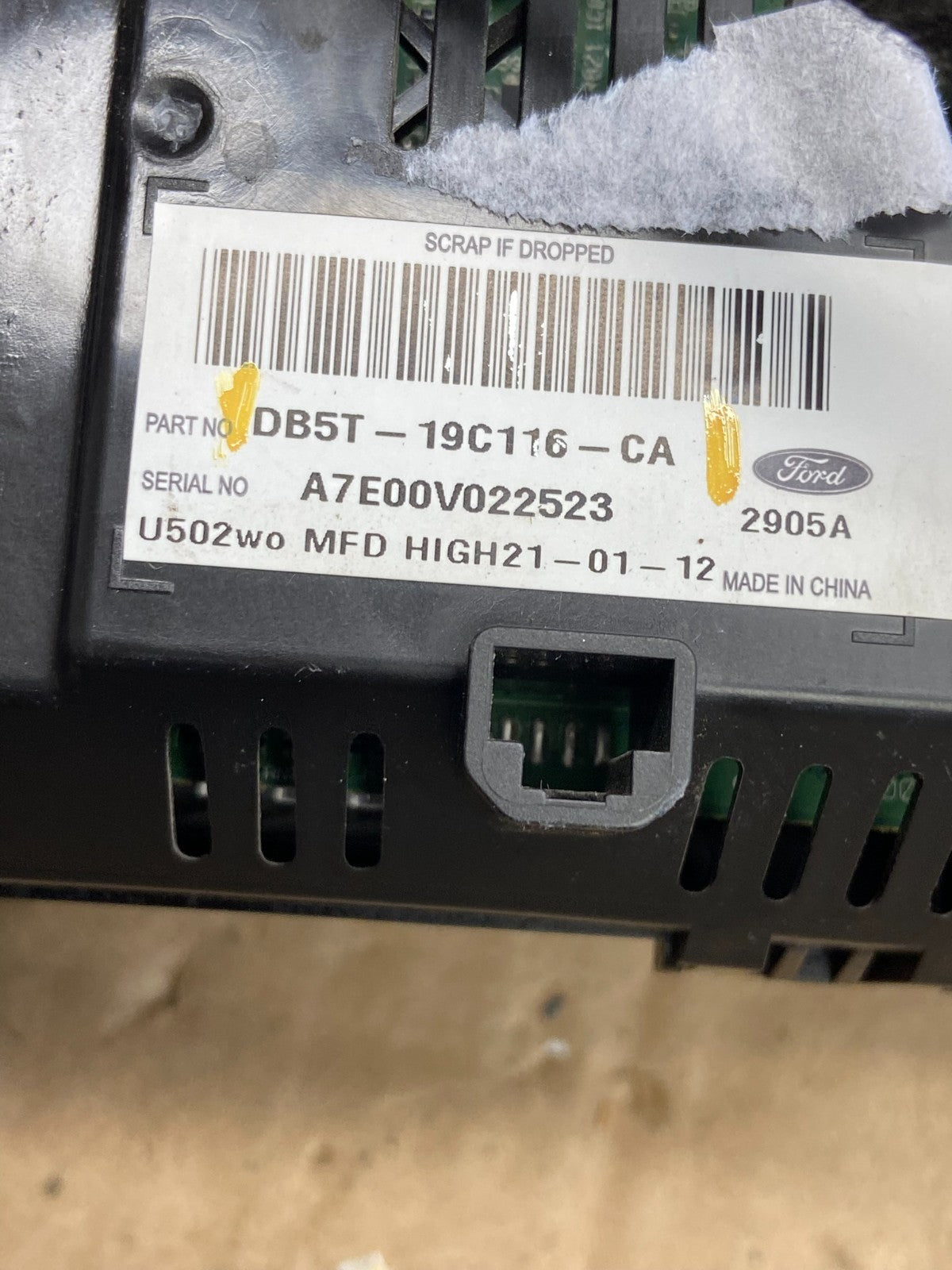 2012 to 2014 Ford Explorer Radio Information Display Screen AD7239 DG5