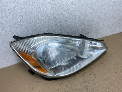 2004-2005 Toyota Sienna Right Passenger Halogen Headlight AF5874 DW0