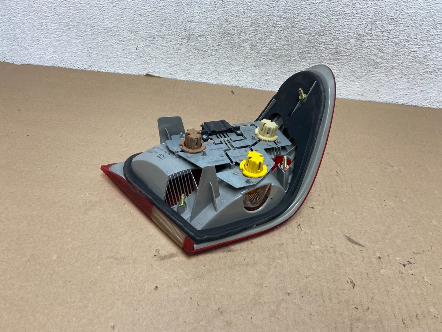 2000-2002 Mercedes-Benz E-CLASS E430 Right Passenger Side Tail Light AG34124