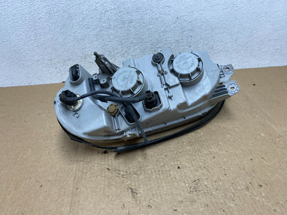 2002 to 2005 Kia Sedona Right Passenger RH Side Headlight AF9827 DW5