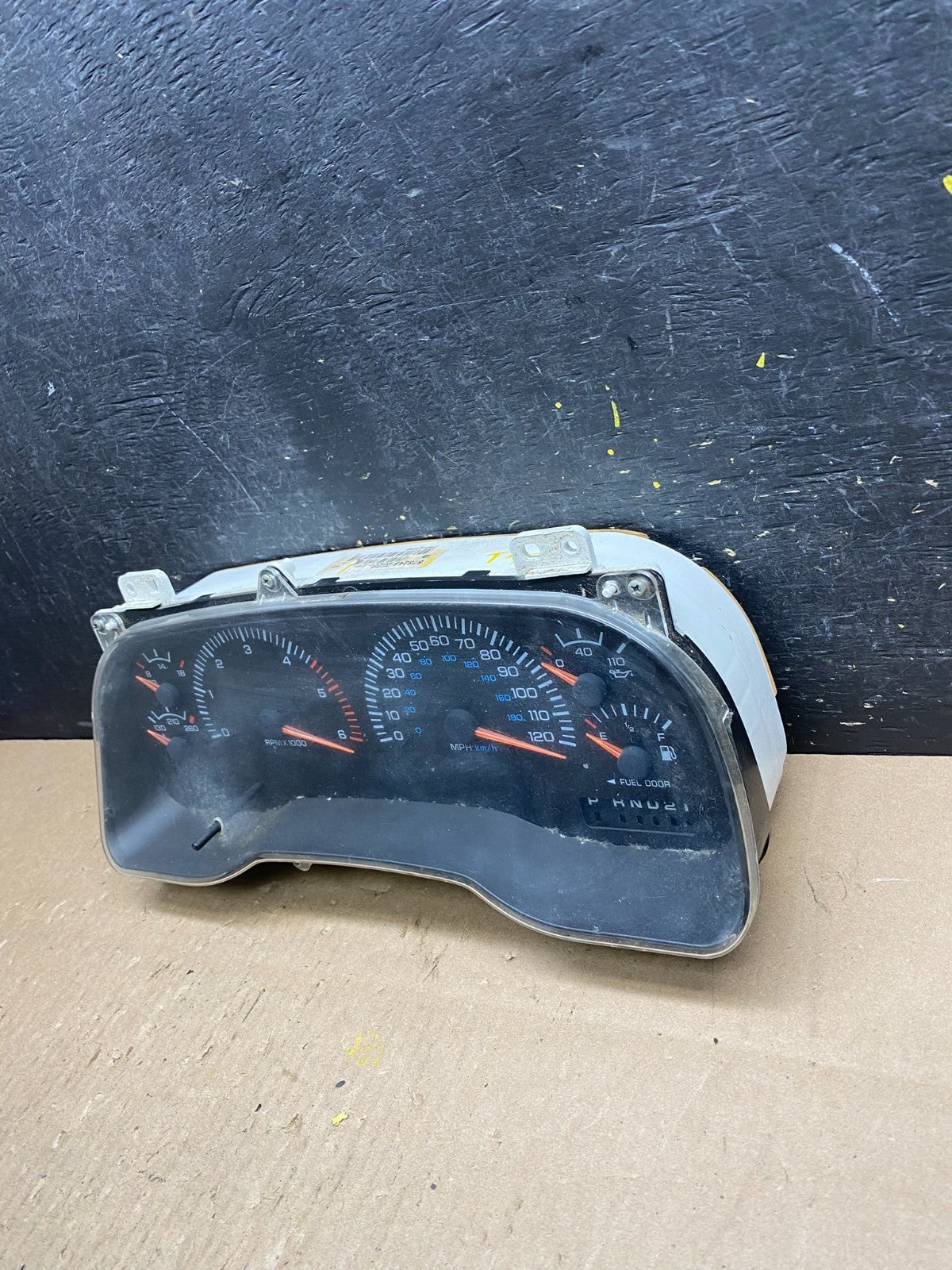 2000 to 2002 Dodge Ram 2500 V10 Instrument Speedometer Gauge Cluster T48332