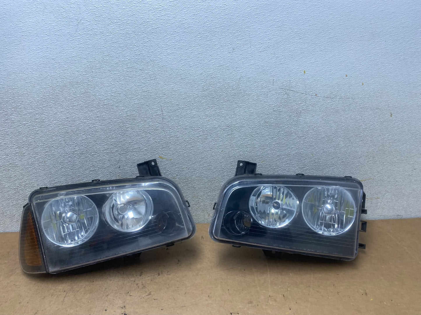 2007 to 2010 Dodge Charger Left+Right Set Side Headlights X5543 DW0