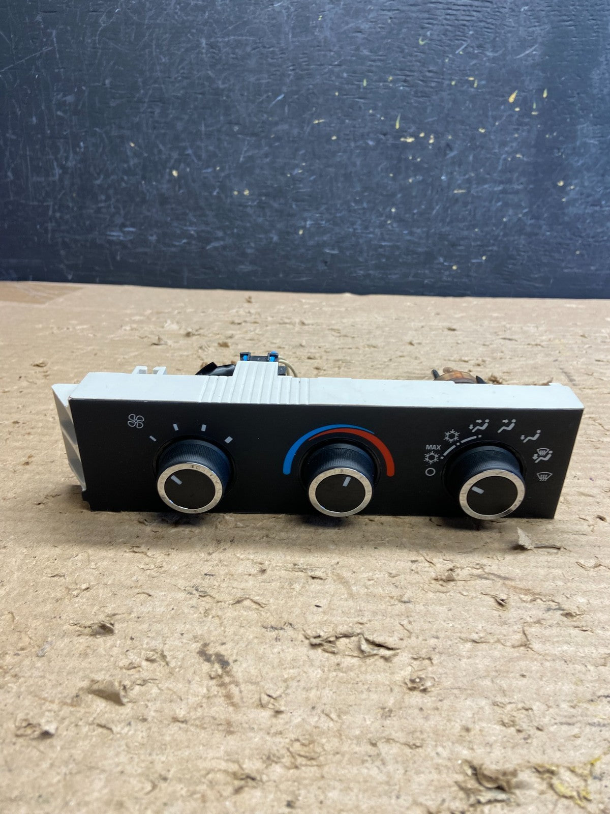 2008-2010 Chevrolet Express 1500 2500 3500 Climate Control Panel AG8770 DG0