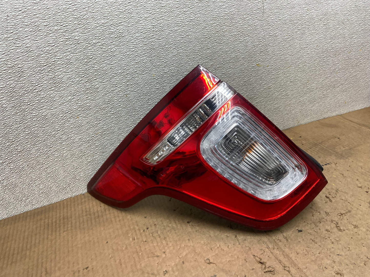 2011 2012 2013 2014 2015 Ford Explorer Left Driver LH Side Tail light AA8209 LK2