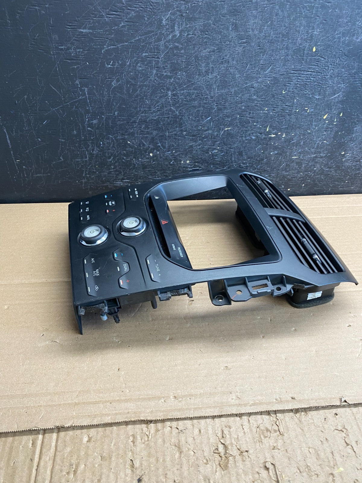 2011 to 2014 Ford Explorer Radio Climate Control Trim Bezel Panel AG0059 DG3