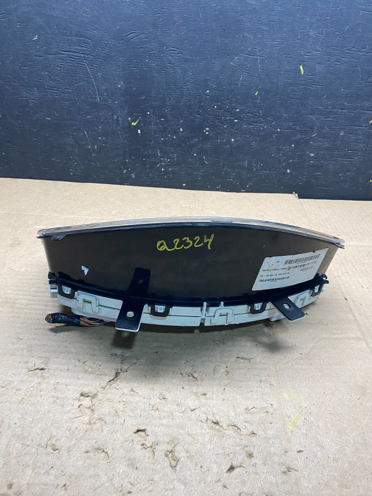 2005 to 2007 Nissan Armada Speedometer Cluster Gauge Q2324 DG3