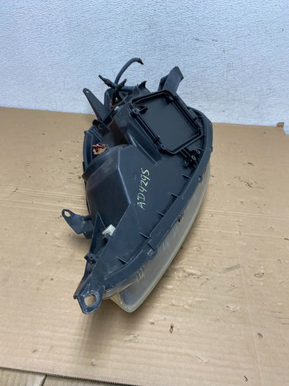 2004-2005 Toyota Sienna Right Passenger Halogen Headlight AD4295 DW8