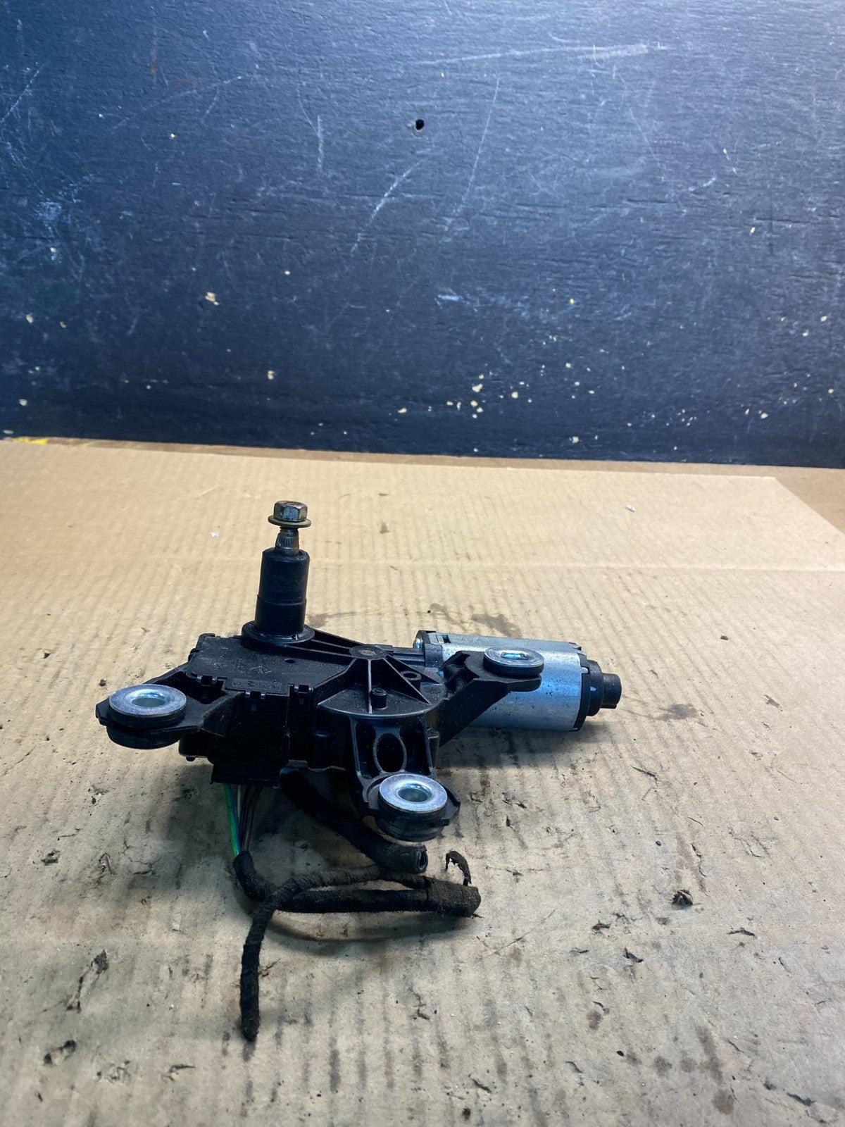 2007 to 2015 Audi Q7 Rear Windshield Washer Wiper Motor z4779 DG0