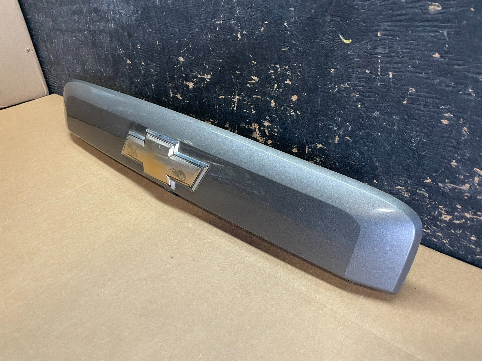 2007 to 2014 Suburban Tahoe Yukon License Plate Cover Trim W/ Camera z8185 DG2