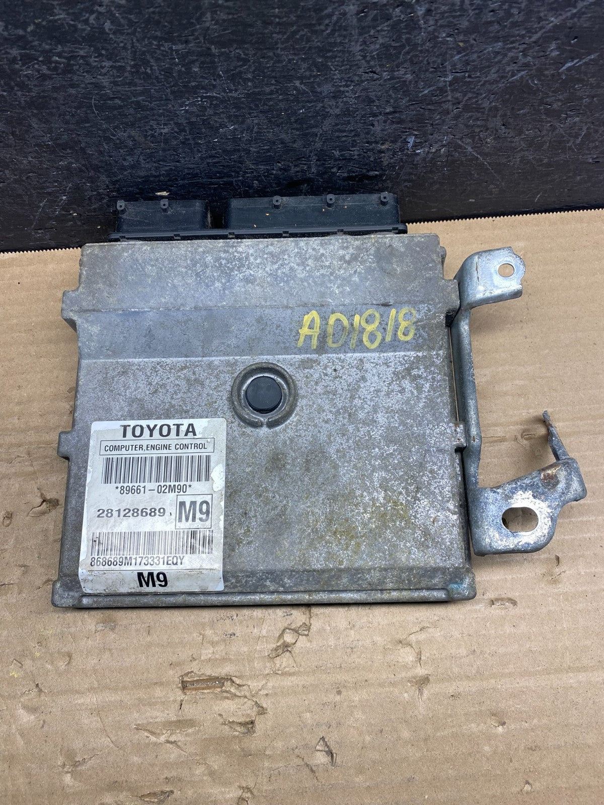 2009 to 2010 Toyota Corolla Engine Control Computer ECU PCM AD9587 DW0