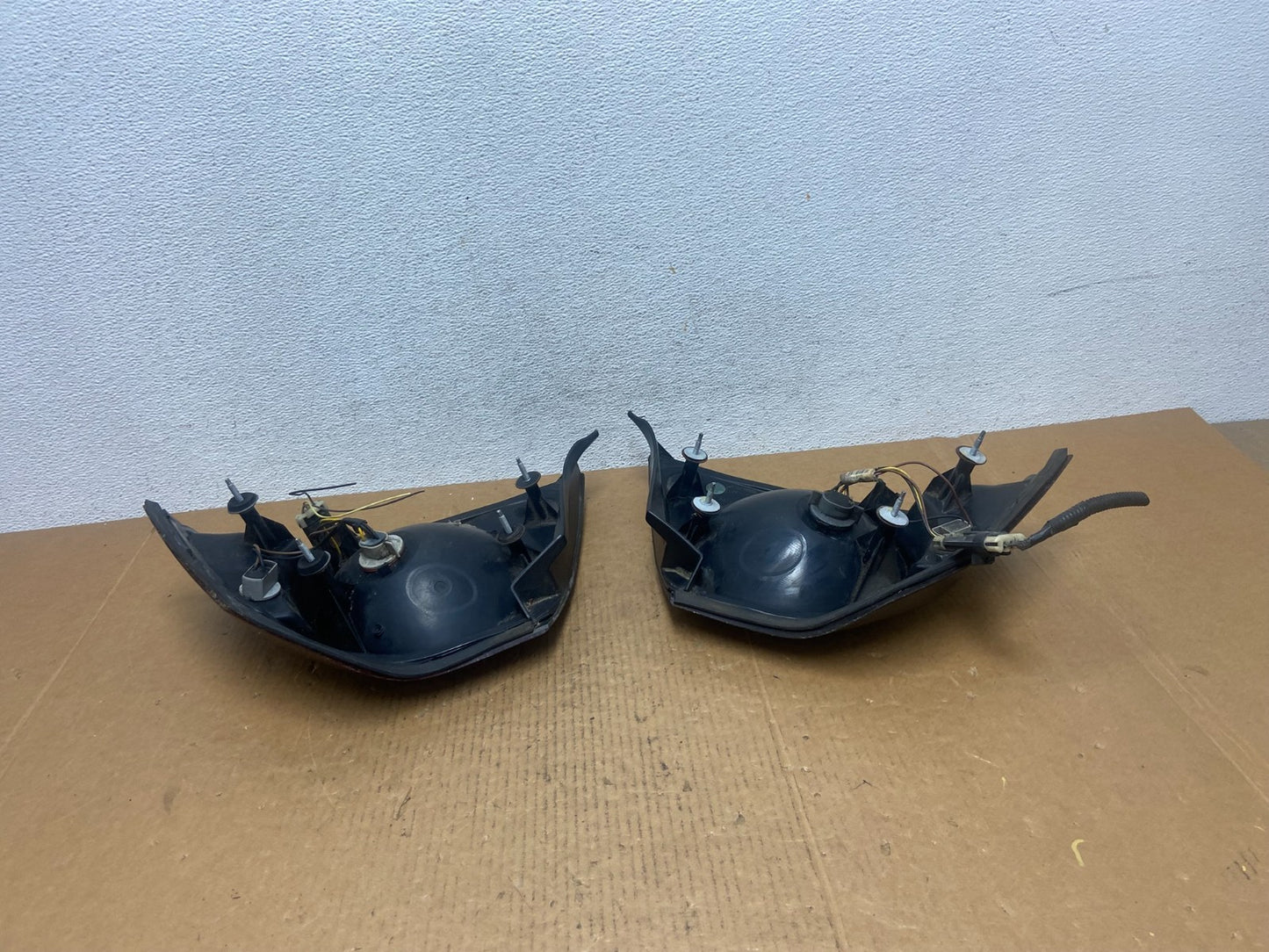 2000 - 2005 Chevrolet Impala Left+Right Side Tail Lights AE0534 DW5