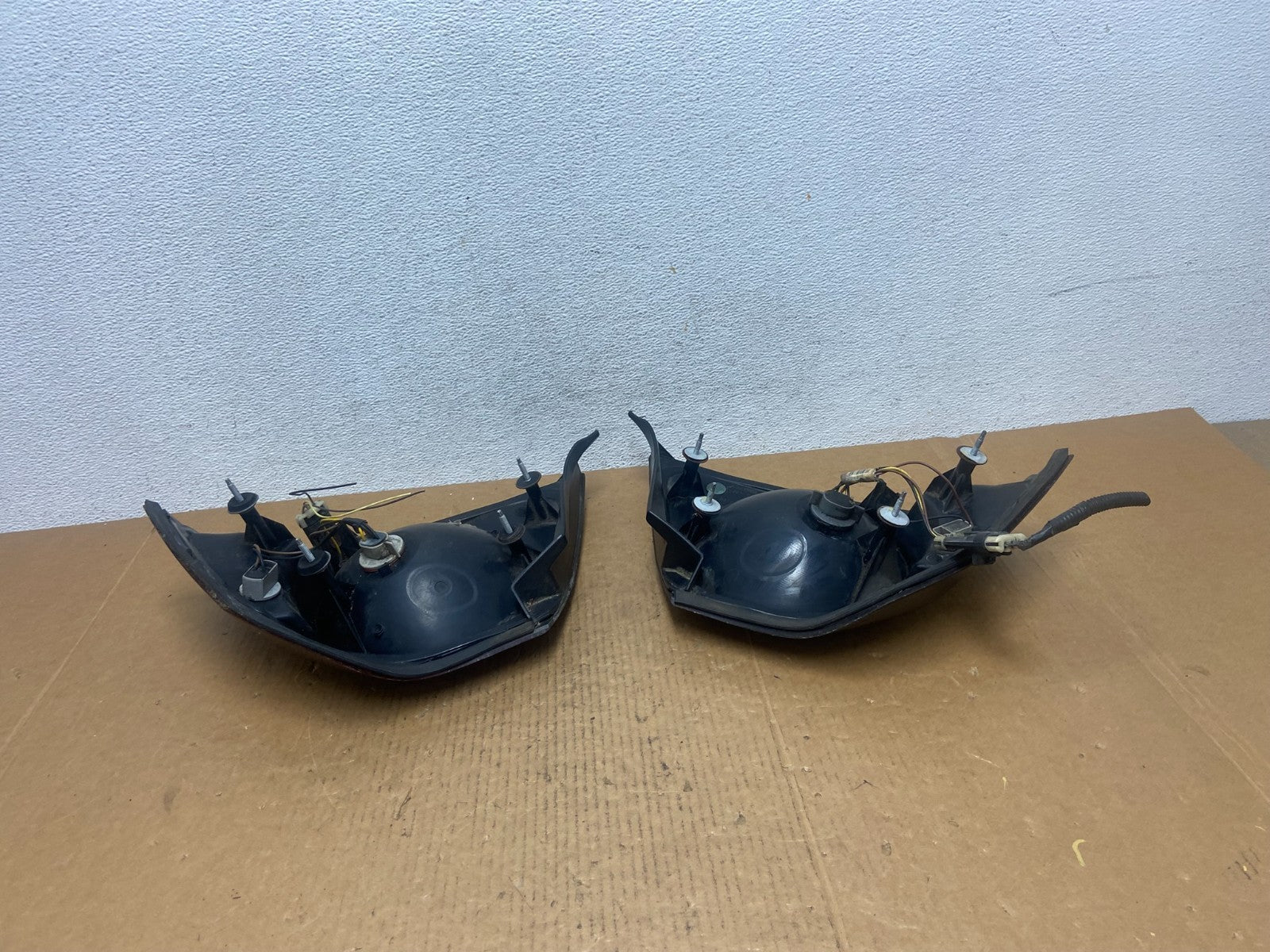 2000 - 2005 Chevrolet Impala Left+Right Side Tail Lights AE0534 DW5