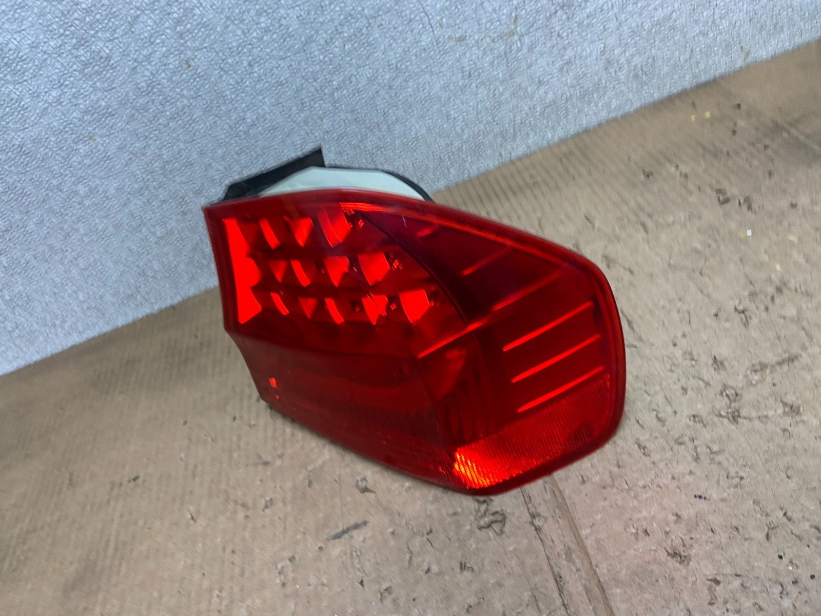 2009 2010 BMW 328i 3 Series Right Passenger RH Side Tail Light Oem AA7135 DW1