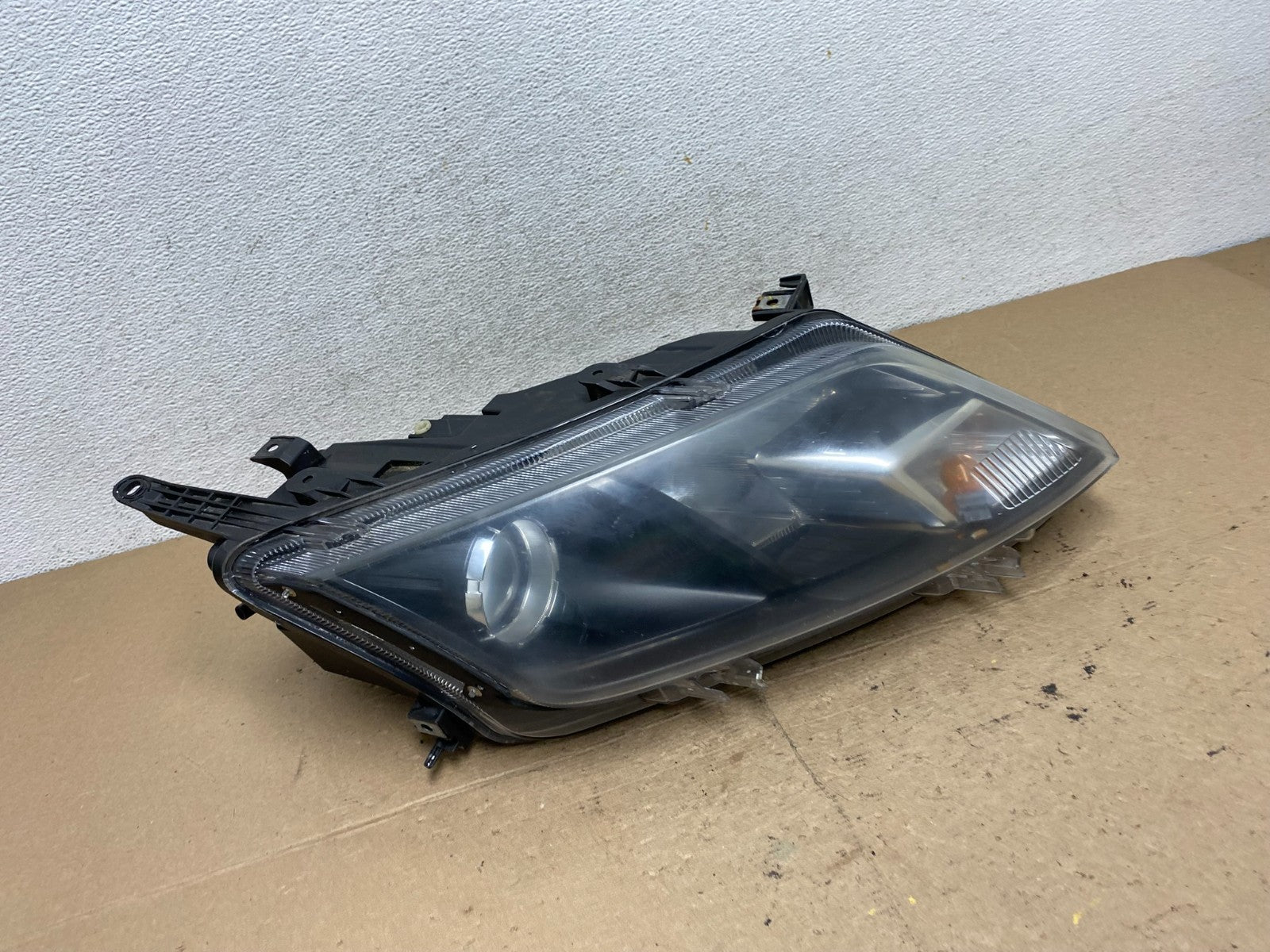 2010 2011 2012 Ford Fusion Right Passenger RH Headlight Halogen AF5062 DW2