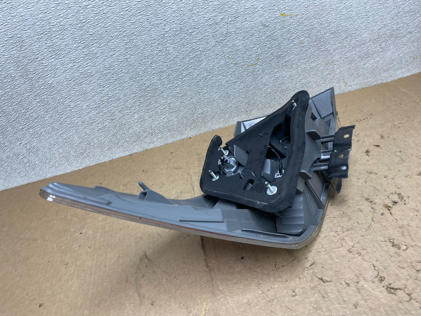 2008 to 2012 Honda Accord Sedan Tail light Right Passenger RH Side X2137 DW6