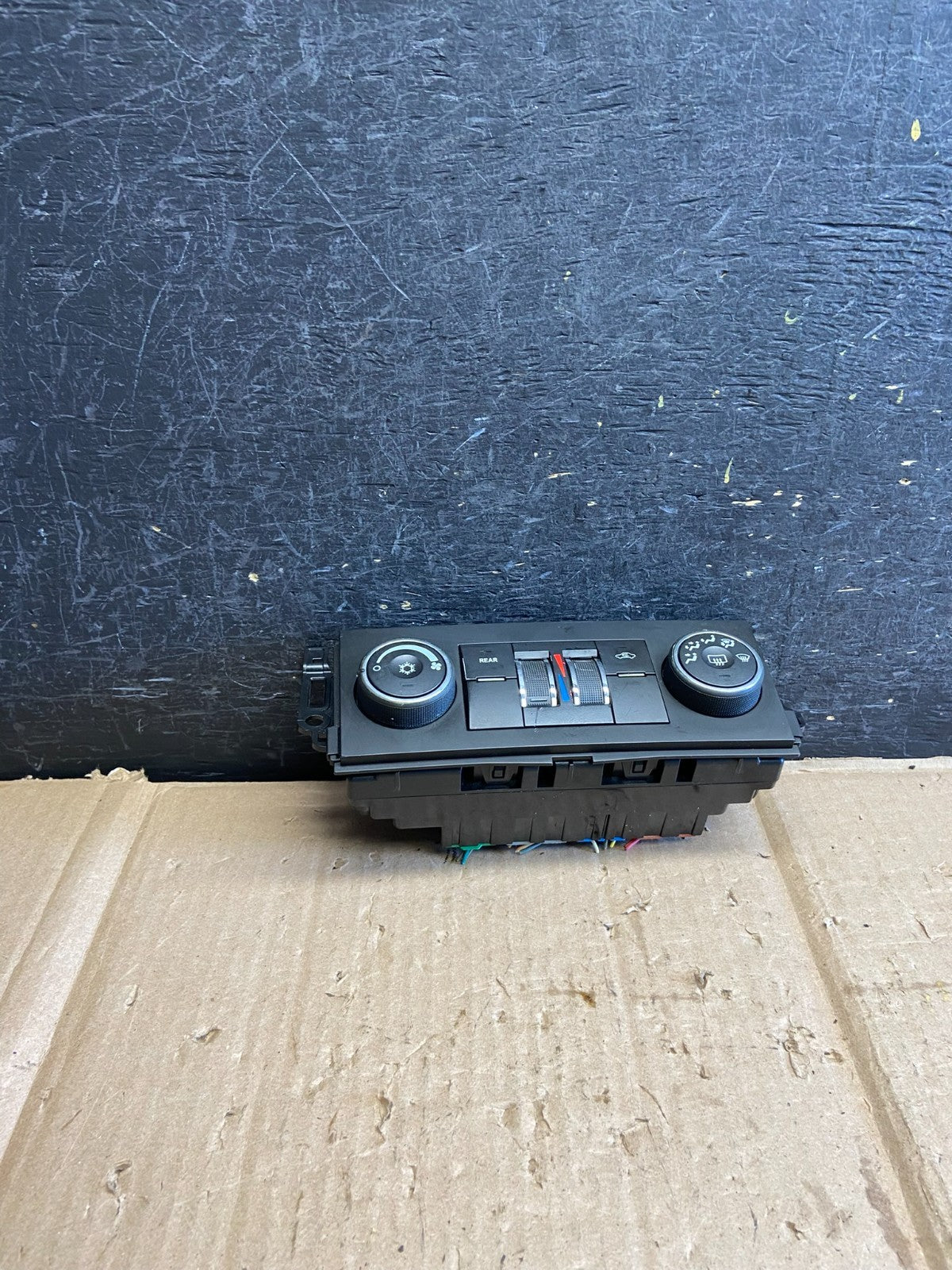 2012 to 2013 Chevrolet Avalanche 1500 Tahoe Climate Control A/C Panel AI2848 DW0