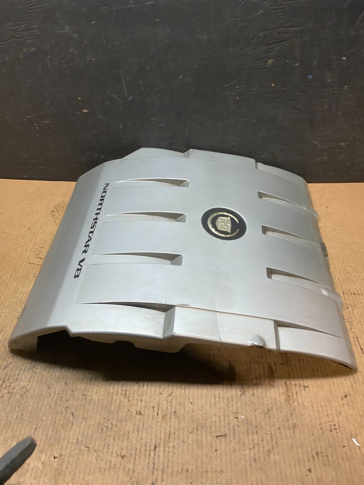 1997 to 2004 Cadillac Deville Seville Northstar Engine Motor Cover H4833 DG13