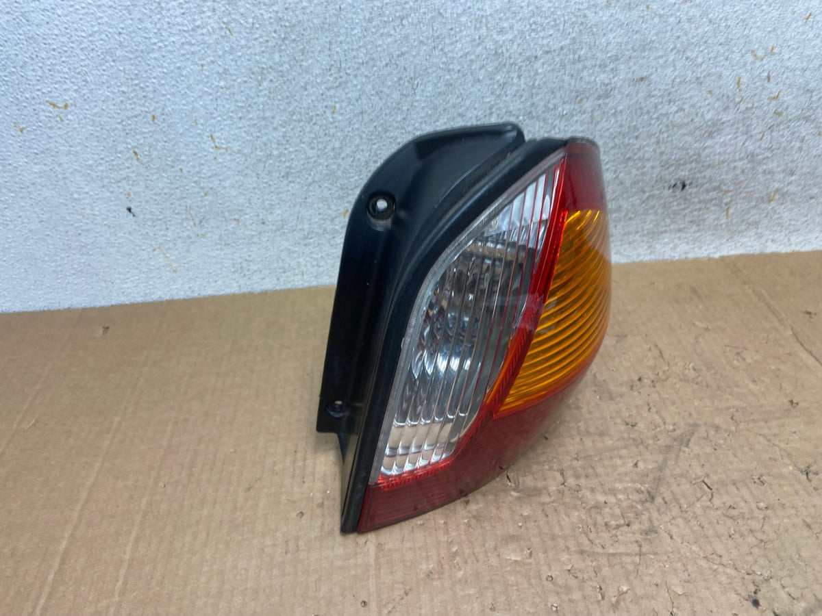 2001 2002 2003 2004 Hyundai Santa Fe Right Passenger Rh Tail Light AI5518 LK2