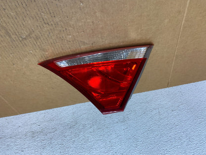 2015 - 2017 Toyota Camry Right Passenger RH Side Tail Light Inner AD9098 DW0