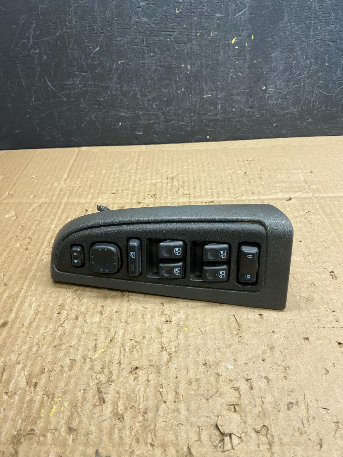 2003-2006 Chevrolet Silverado Driver Side Master Window Switch AD1955 DG0