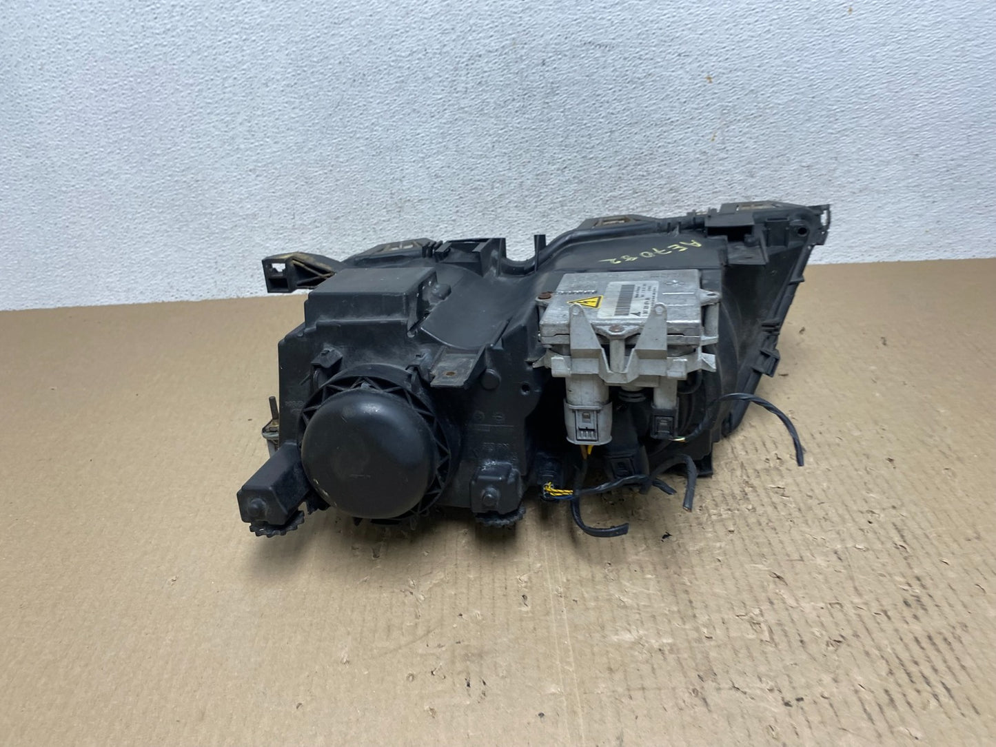 2002 - 2005 BMW 3 E46 Sedan Right Passenger RH Xenon HID Headlight AE7082 DW5