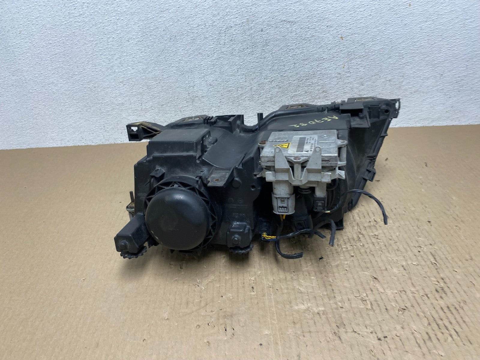 2002 - 2005 BMW 3 E46 Sedan Right Passenger RH Xenon HID Headlight AE7082 DW5