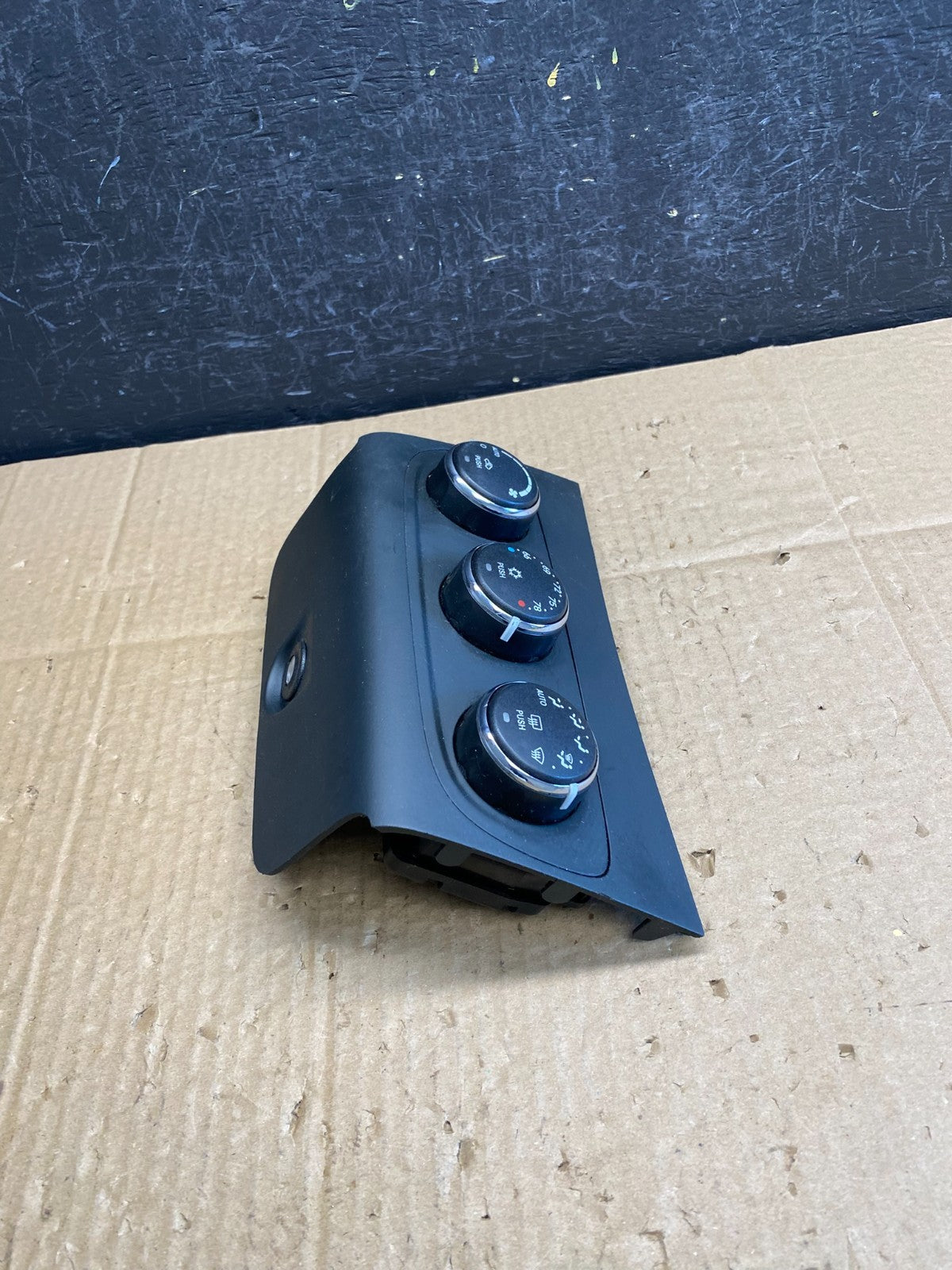 2011-2014 Chrysler 200 Heater AC Climate Switch Temperature Control ac9547 DG2