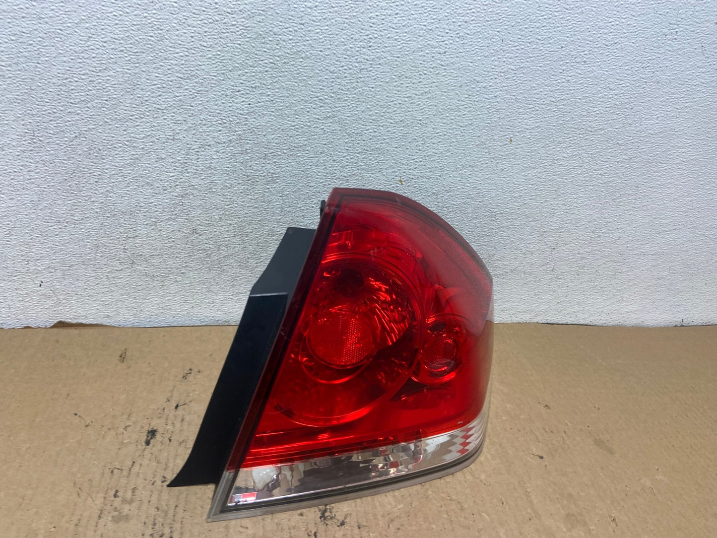 2006 - 2012 Chevrolet Impala Tail Light Right Passenger RH Side AG2332 LK2