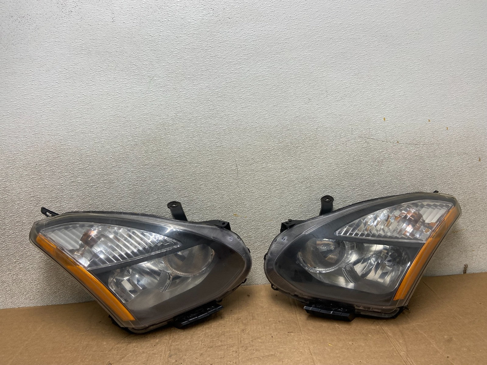 2009-2013 Nissan Rogue Left+Right Side Set Halogen Headlights OEM AA2662 DW0