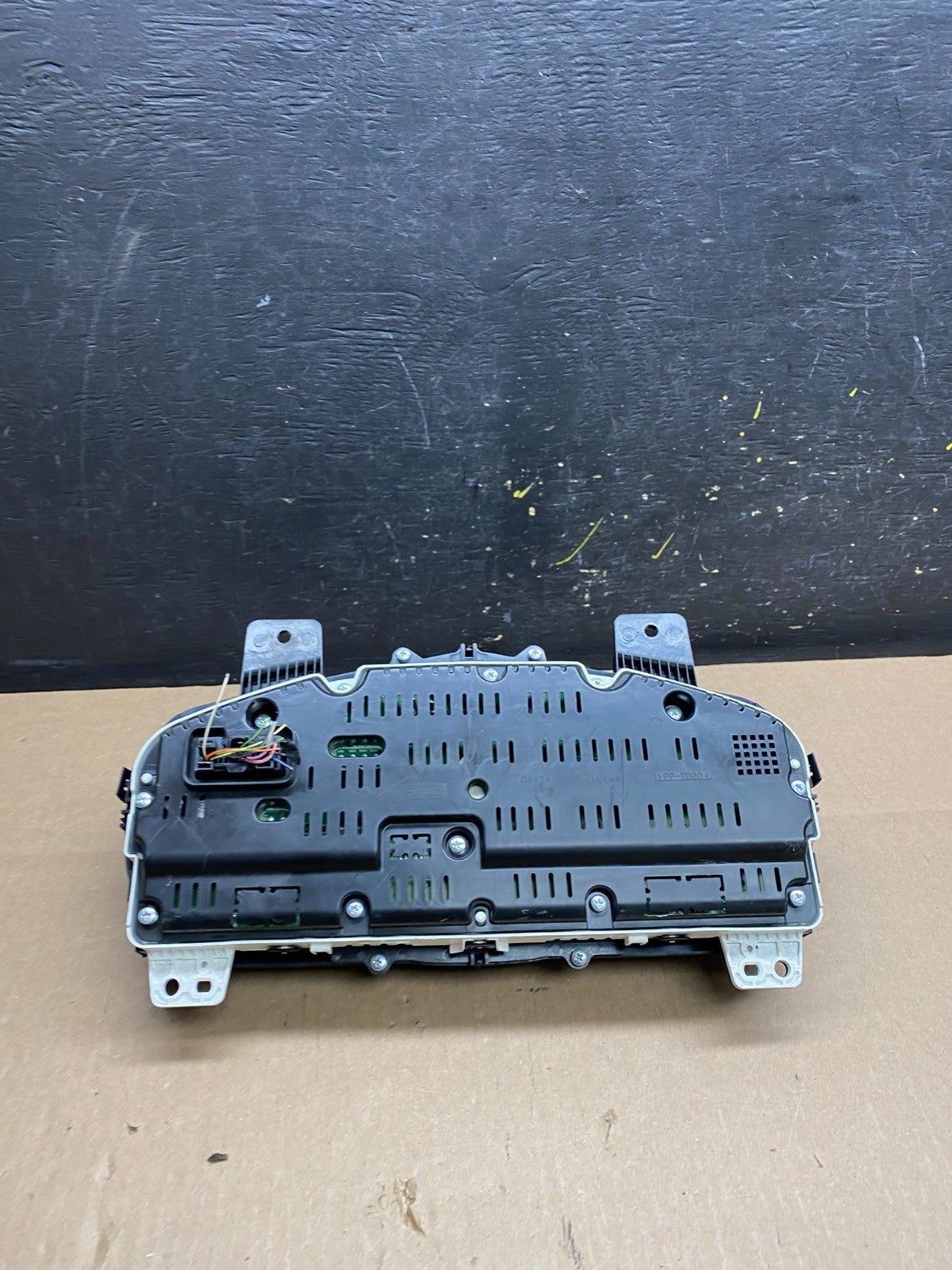 2013 to 2019 Lincoln MKT Speedometer Instrument Gauge Cluster t4421 DG4