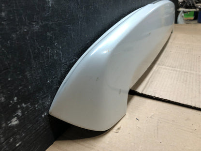 2005 to 2006 Mitsubishi Outlander Rear Spoiler LED Brake Light G7855 PS2