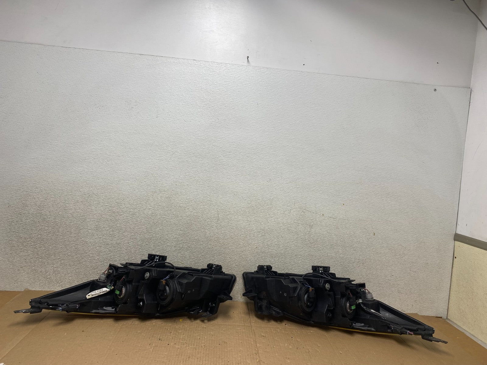 2010-2013 Mazda 3 Halogen Left+Right Side Headlights T5701 DW10