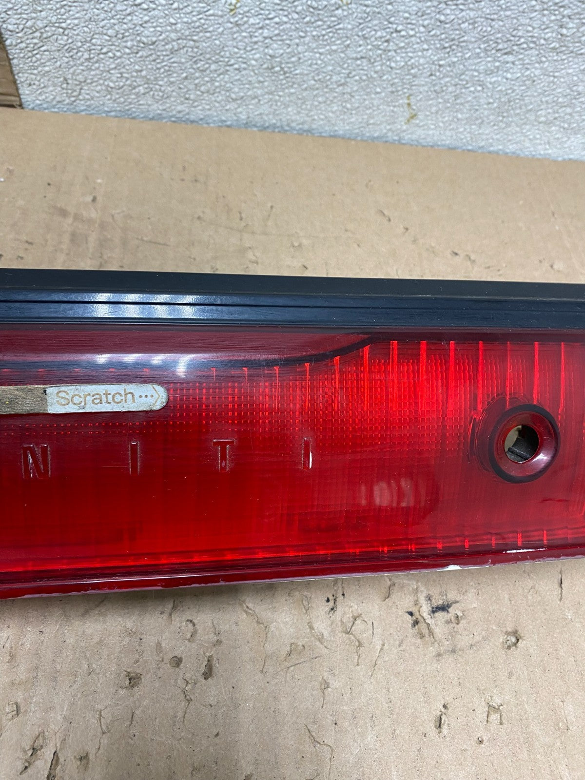 1993 to 1997 Infiniti J30 Rear Center Tail Light Finish Panel U8372 PS3