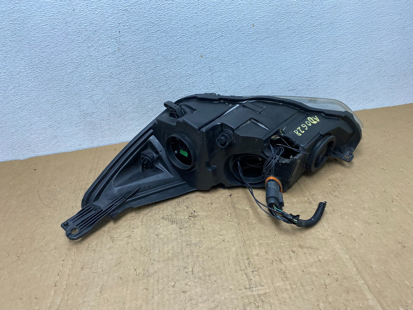 2015-2017 Ford Focus Right Passenger Rh Side Halogen Headlight AD0628 DW7