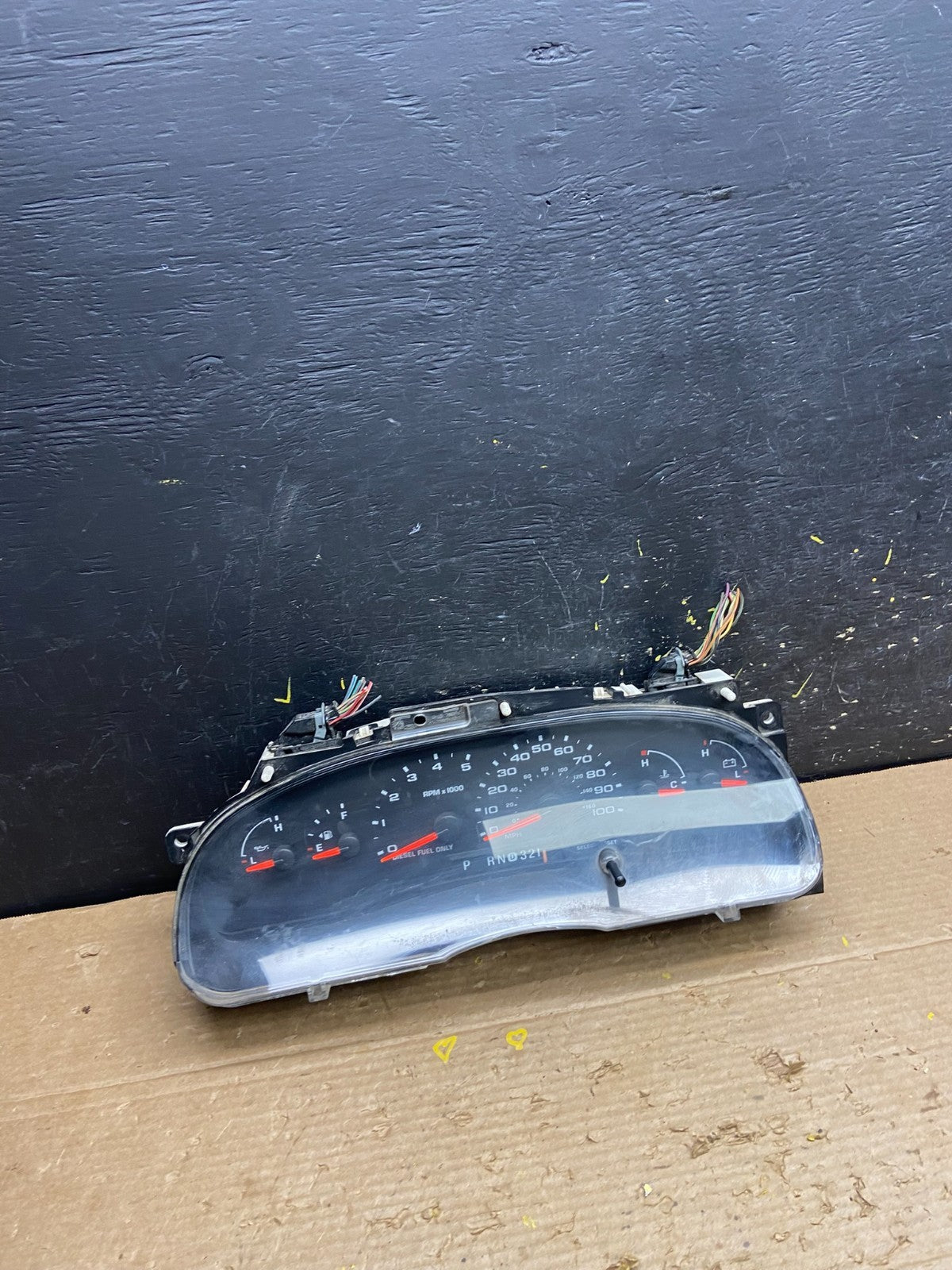 2006 Ford E350 Gauge Speedometer Cluster OEM w3400 DG0