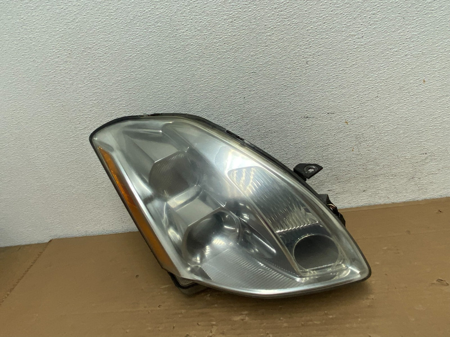 2004 2005 2006 Nissan Maxima Right Passenger Side Headlight Halogen AD4245 DW0