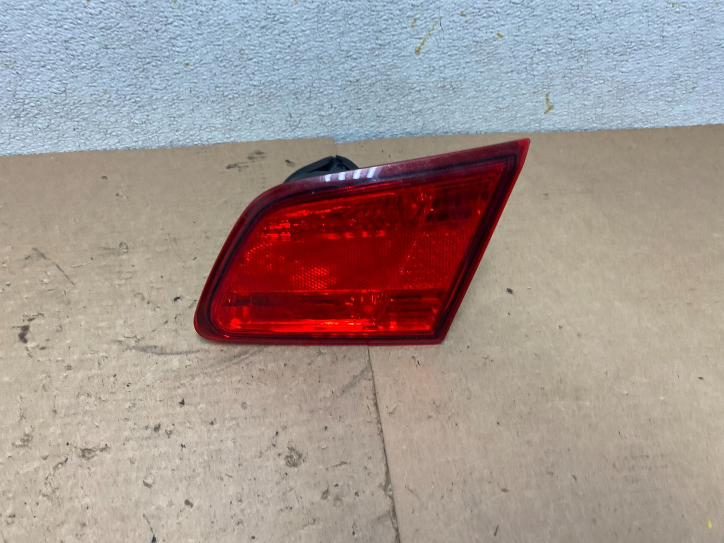 2010-2014 Subaru Legacy Right Passenger Rh Side Tail Light Inner Oem P5245 DW0